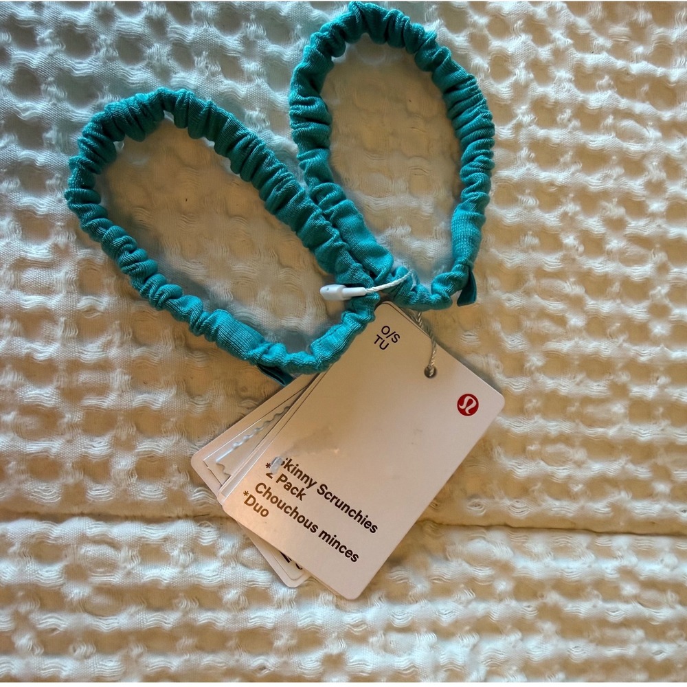 Lululemon Skinny Scrunchies 2 Pack Bright Tropic Teal Hair Ties NWT - Picture 3 of 4